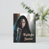 Wonder Woman in Cloak Postkarte (Stehend Vorderseite)