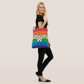 Wonder Woman Rainbow Logo Tasche (Am Model)