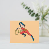 Wonder Woman Red Outfit Postkarte (Stehend Vorderseite)
