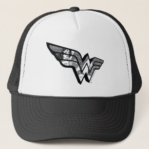 Wonder Woman sitzt im Logokombinat Truckerkappe