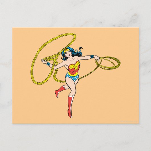 Wonder Woman Swinging Lasso Postkarte (Vorderseite)