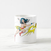 Wonder WomanThrows Crown Kaffeetasse (Mittel)