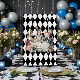 Wonderland with Black White Diamonds Birthday Mittlere Geschenktüte