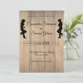 Wood Cowboy, Cowgirl Rustic Wedding Day Einladung (Stehend Vorderseite)