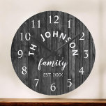 Wood Custom Family Name Rustic Farmhouse Große Wanduhr<br><div class="desc">The Grey (gray) wooden farm house stile wall clock is perfect for your country farmhouse kitchen. Customize with your family name and established year for a unique and personalized birthday or Christmas gift.</div>