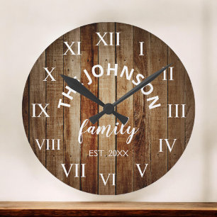 Wood Custom Family Name Rustic Farmhouse Runde Wanduhr