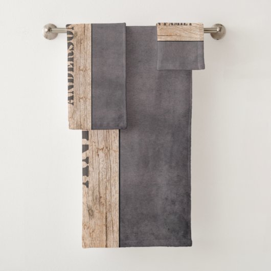 Wood on Dark Background, Family Name Badhandtuch Set (Insitu)