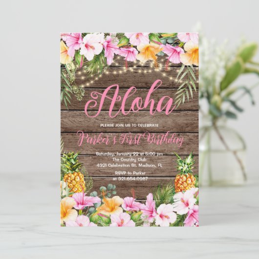 Wood Pineaple Aloha Erster Geburtstag Einladung (Stehend Vorderseite)