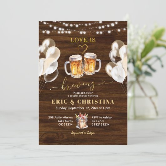 Wood Rustic Liebe ist Braupaare Dusche Einladung (Stehend Vorderseite)