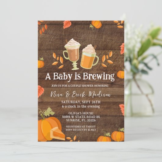 Wood Rustic Pumpkin Baby wird für Junge brauen Einladung (Stehend Vorderseite)