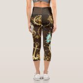 Wooden Background with Mechanical Seahorse Capri Leggings (Rückseite)