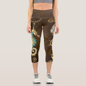 Wooden Background with Mechanical Seahorse Capri Leggings (Vorderseite)