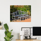 Wooden Bench in Lush Garden Poster (Heimbüro)