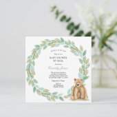 Woodland Bear Greenery Wreath Baby Shower by Mail Einladung (Stehend Vorderseite)