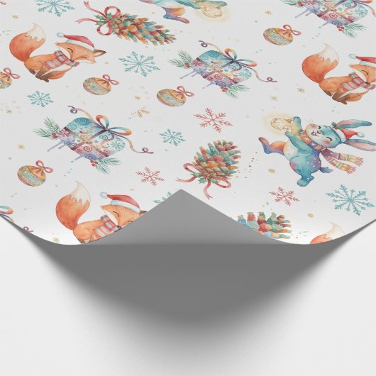 Woodland Christmas Fox, Bunny & Pinecone Pattern Geschenkpapier (Ecke)