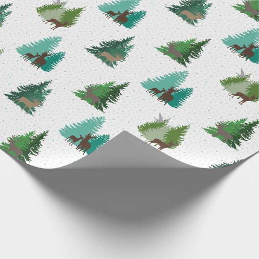 Woodland Deer and Pine Trees Pattern Geschenkpapier (Ecke)