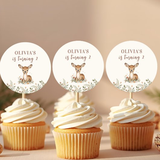 Woodland Deer Birthday | Rustikaler Wald Runder Aufkleber