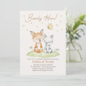 Woodland Fox and Bear Neutral Baby Shower Einladung (Stehend Vorderseite)