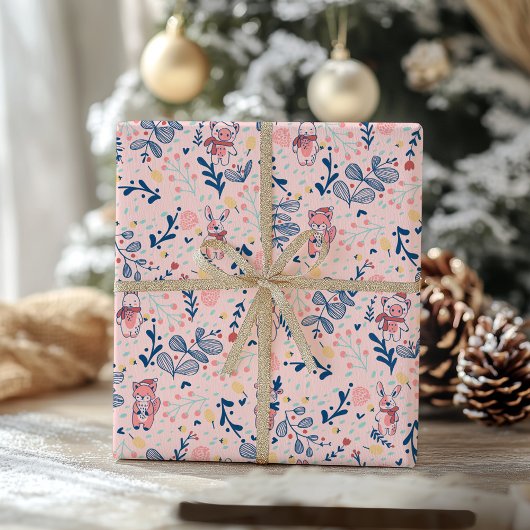 Woodland Friends in Blush Cozy Winter Forest Geschenkpapier