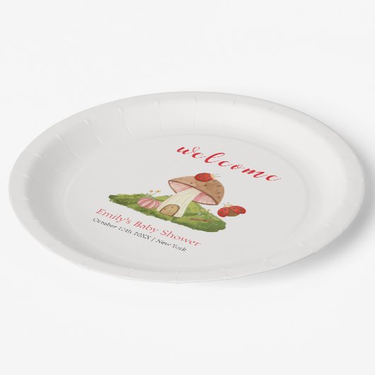 Woodland Ladybug Mushroom Babydusche Willkommen Pappteller (Schrägansicht)