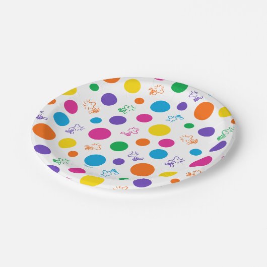 Woodstock Rainbow Polka Dot Pattern Pappteller (Schrägansicht)
