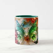 Woodsy Butterfly über Florals Zweifarbige Tasse (Mittel)