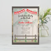 Woodsy Graduation Party im Park Einladung (Stehend Vorderseite)