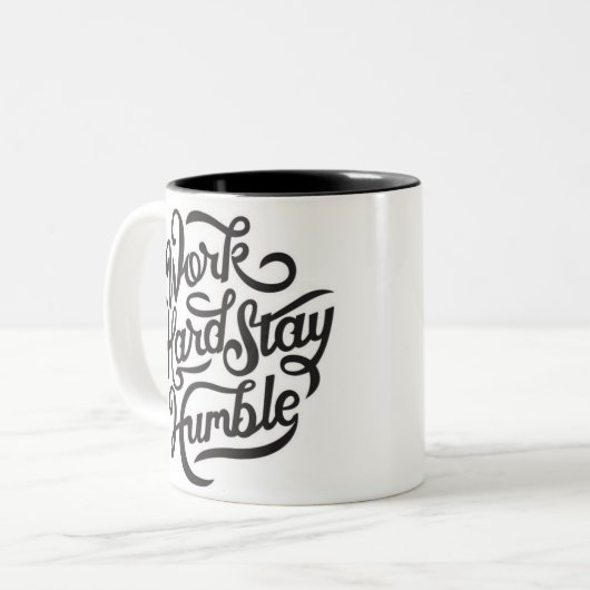 Work Hard Bleibe Humble Motivierend Script Tasse (Vorderseite Links)