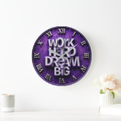 Work Hard Dream Big Office Purple Große Wanduhr (Zuhause)