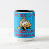 Workaholisch Zweifarbige Tasse (Mittel)