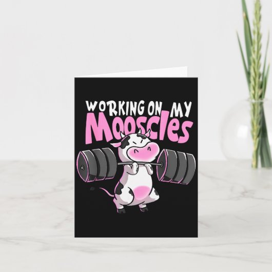 Working On My Mooscles Funny Gym Cow Weightlifting Karte (Vorderseite)