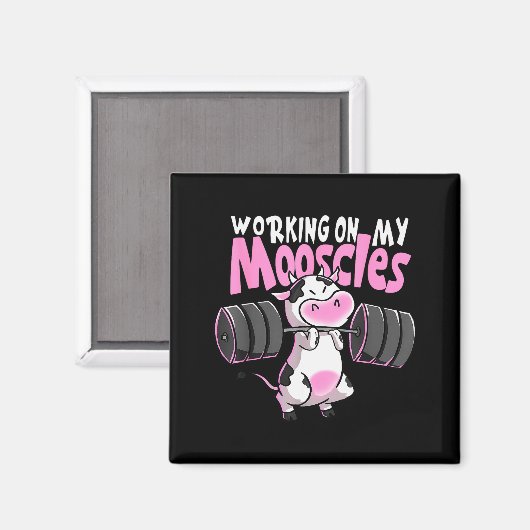 Working On My Mooscles Funny Gym Cow Weightlifting Magnet (Vorderseite/Rückseite)