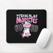 Working On My Mooscles Funny Gym Cow Weightlifting Mousepad (Mit Mouse)