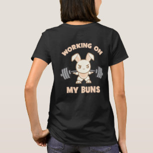 Workout Bunny Cartoon - Arbeit an meinen Brötchen  T-Shirt