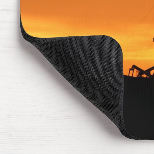 Workover-Anlage am Sonnenuntergang Mousepad (Ecke)