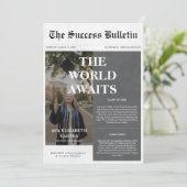 World erwartet Abschluss Success Newspaper Foto Einladung (Stehend Vorderseite)