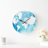 World Map In Watercolor Blues Große Wanduhr (Zuhause)