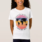 World Map Retro Sunset Silhouette T-Shirt (Vorderseite)