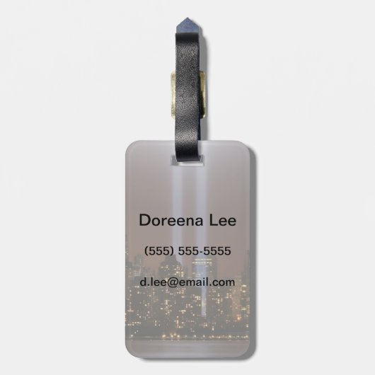 World Trade Centertribut im Licht in New York. Gepäckanhänger (Rückseite vertikal)