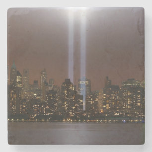 World Trade Centertribut im Licht in New York. Steinuntersetzer