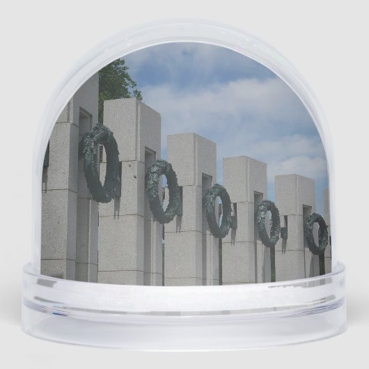 World War II Memorial Wreaths I Schneekugeln (Vorderseite)
