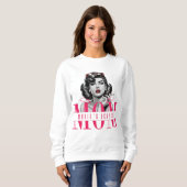 World's Okayest Mom – Retro Chic Sweatshirt (Vorne ganz)