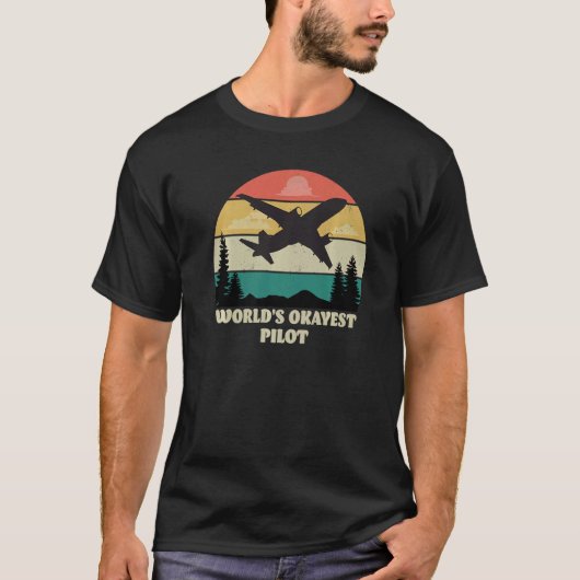 World's Okayest Pilot Funny Flying Aviation Premiu T-Shirt (Vorderseite)