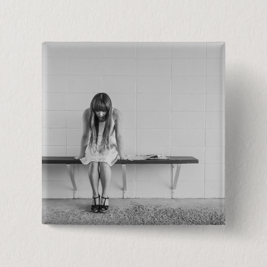 Worried Girl Button (Vorderseite)