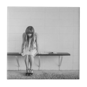 Worried Girl Fliese