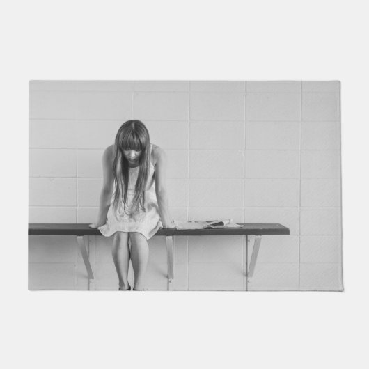 Worried Girl Fußmatte (Vorderseite)