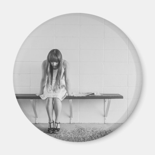 Worried Girl Magnet (Vorne)