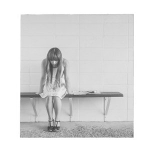 Worried Girl Notizblock