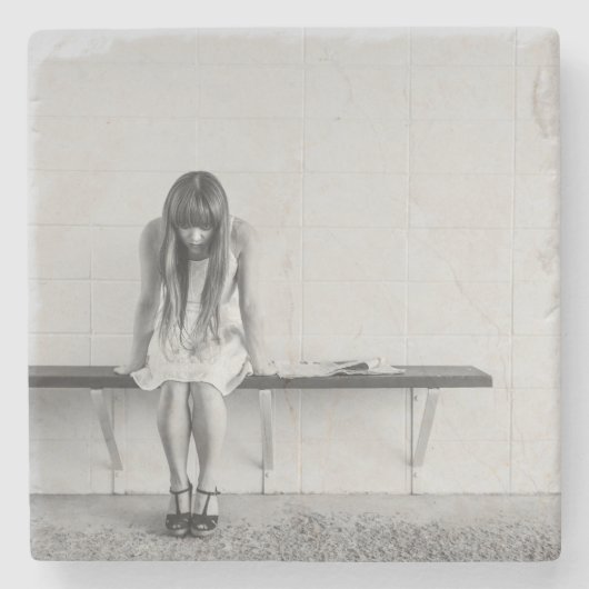 Worried Girl Steinuntersetzer (Vorderseite)