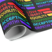 Wörter, die durch Auflistungen zu leben sind Geschenkpapier (Rolleneckpunkt)